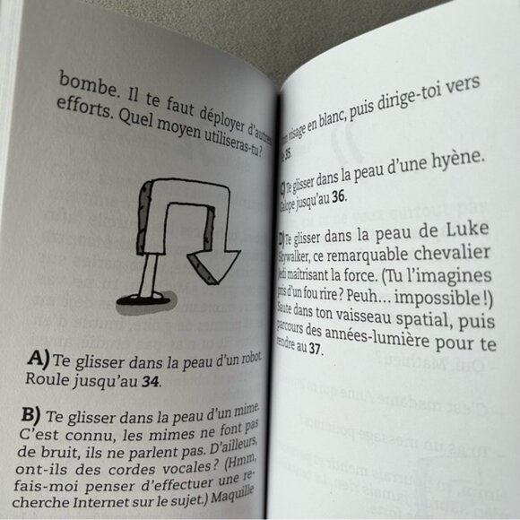 FRENCH Les heros de ma classe Book 3 Le fourire monstrueux de Mathieu - Picture 3 of 5